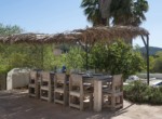 IB012 Outside dining 1