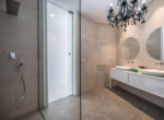 IB022 Crystal Suite Bathroom